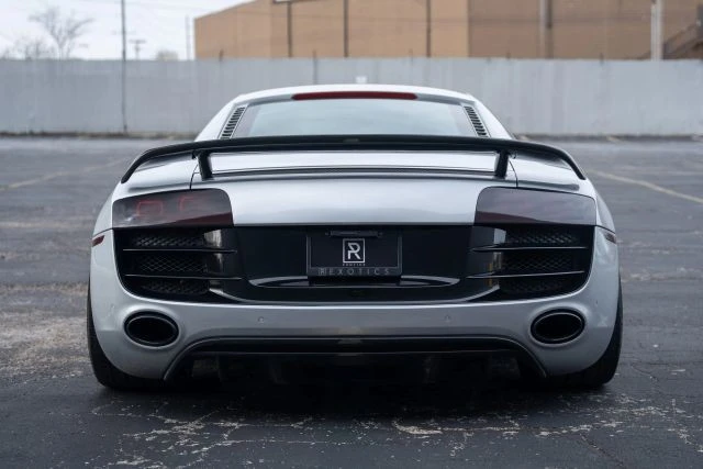 2010 Audi 42 R8 - Image 10 of 18