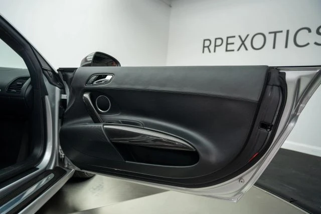 2010 Audi 42 R8 - Image 28 of 31
