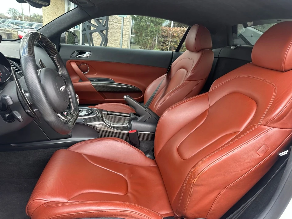 2010 Audi 42 R8 - Image 7 of 7