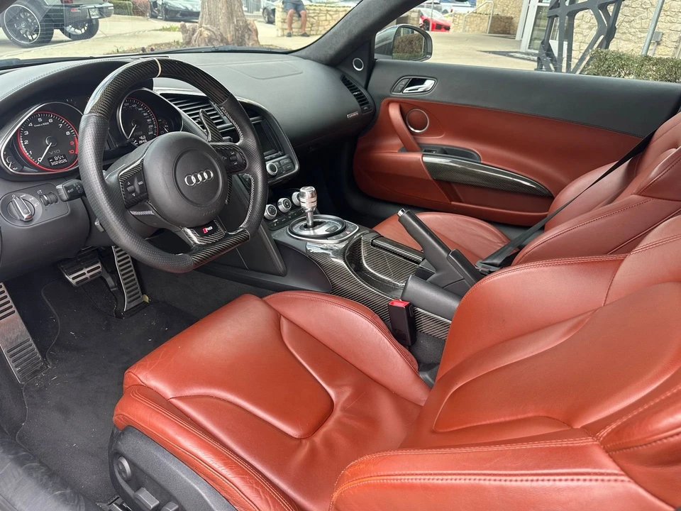 2010 Audi 42 R8 - Image 6 of 7
