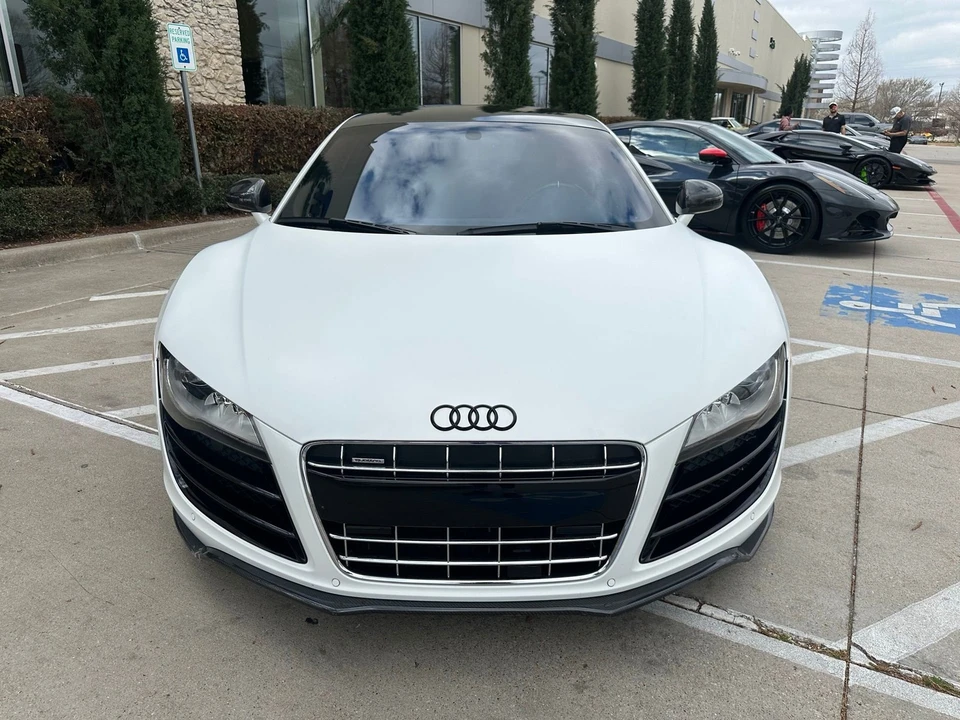 2010 Audi 42 R8 - Image 2 of 7