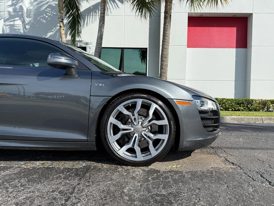 2010 Audi 42 R8 - Image 3 of 21