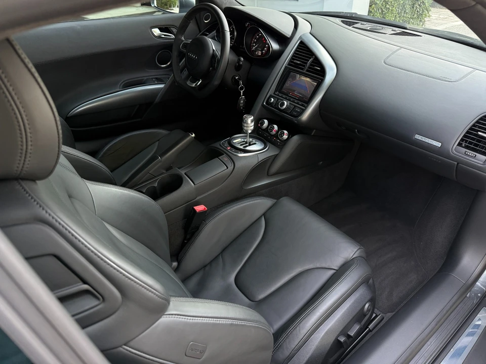 2010 Audi 42 R8 - Image 26 of 31