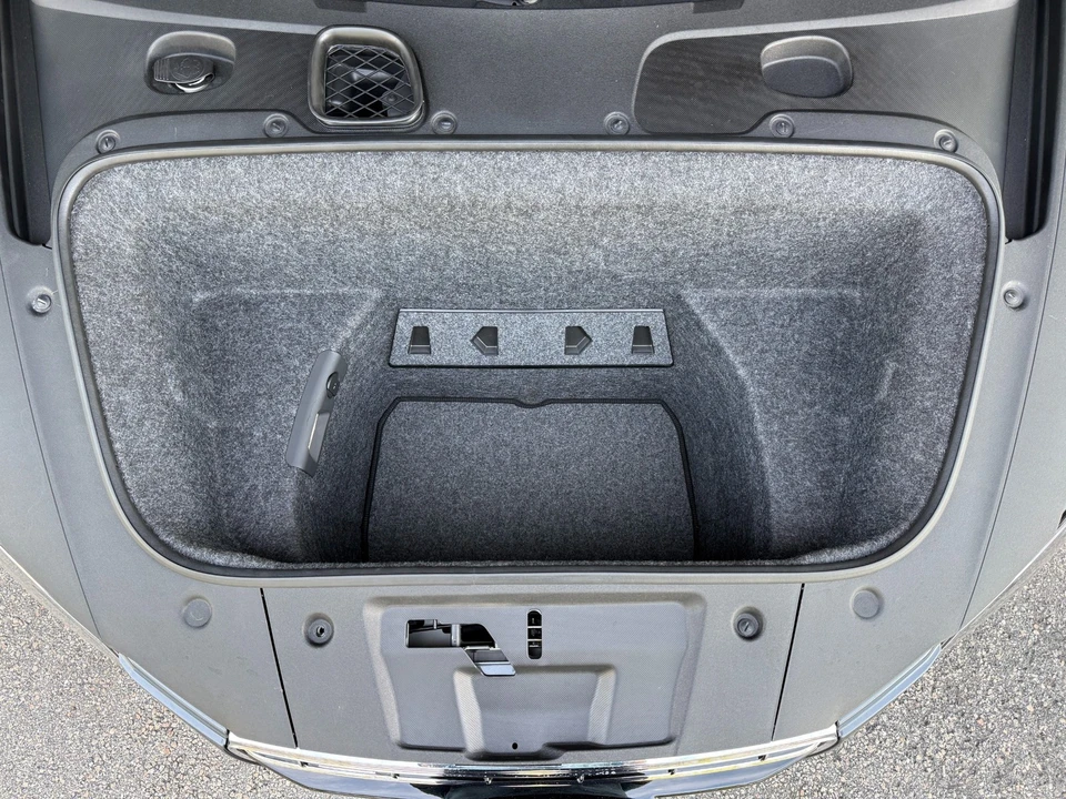 2010 Audi 42 R8 - Image 30 of 31