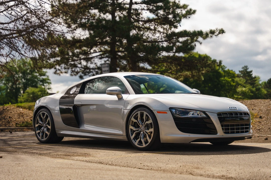 2010 Audi 42 R8 - Image 26 of 31