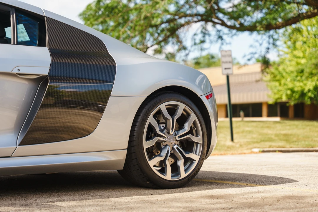 2010 Audi 42 R8 - Image 9 of 31