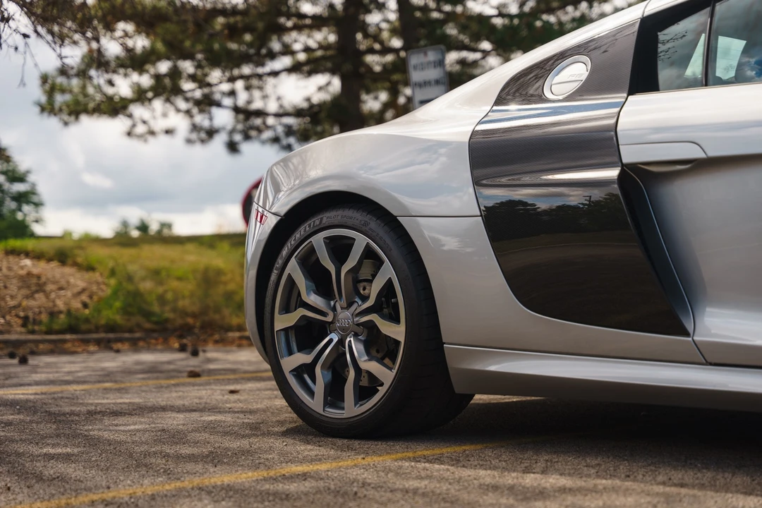 2010 Audi 42 R8 - Image 29 of 31