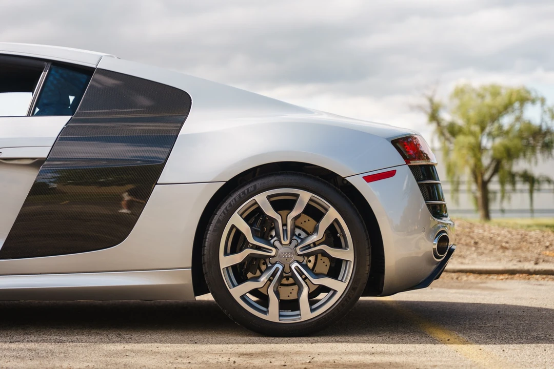 2010 Audi 42 R8 - Image 5 of 31