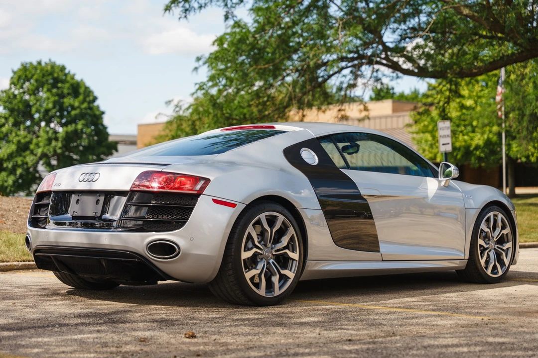 2010 Audi 42 R8 - Image 22 of 31