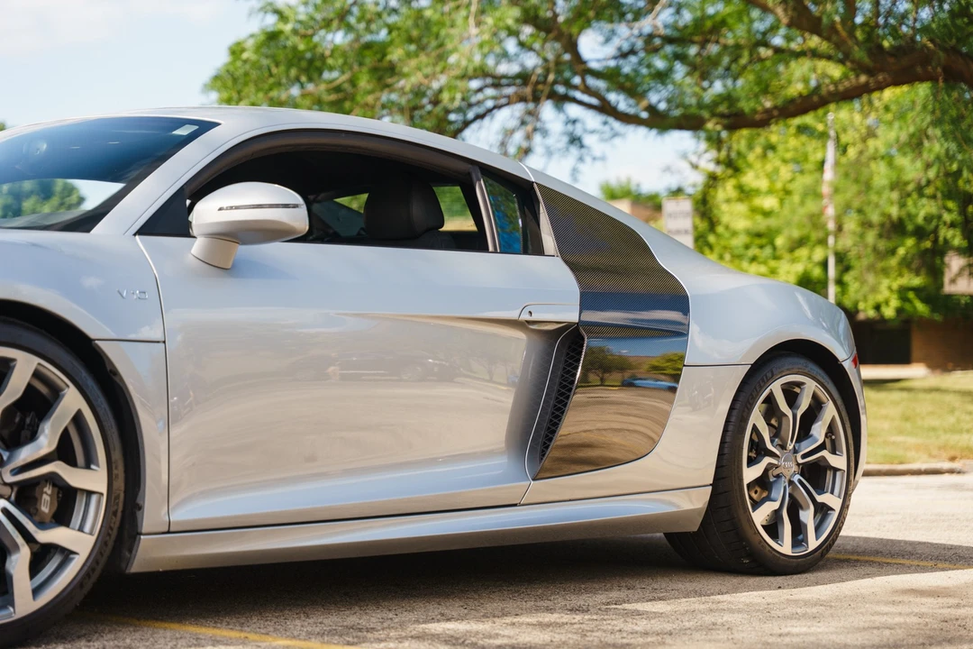 2010 Audi 42 R8 - Image 8 of 31