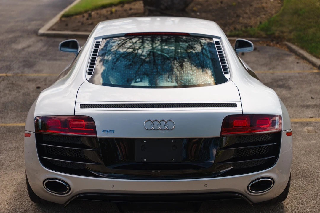 2010 Audi 42 R8 - Image 17 of 31