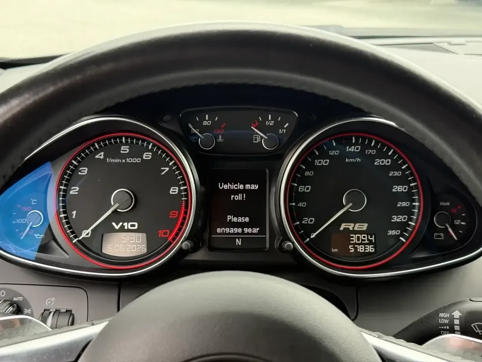 2010 Audi 42 R8 - Image 10 of 14