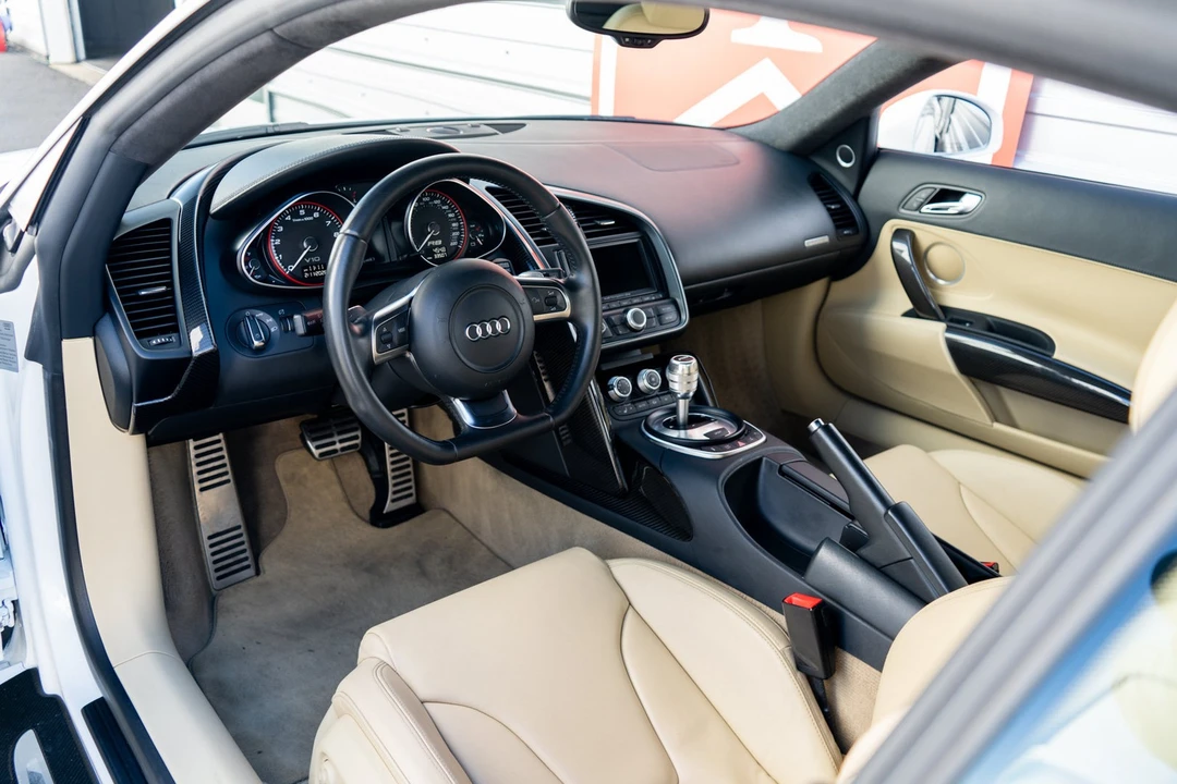 2010 Audi 42 R8 - Image 7 of 31