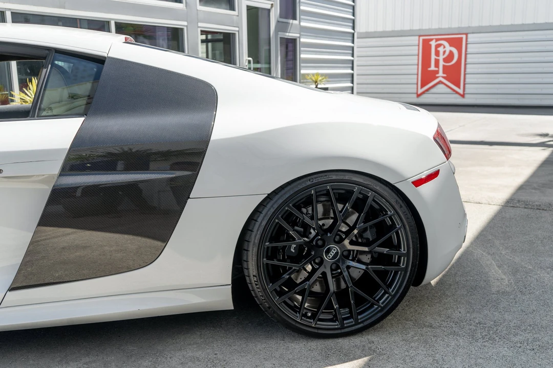 2010 Audi 42 R8 - Image 4 of 31