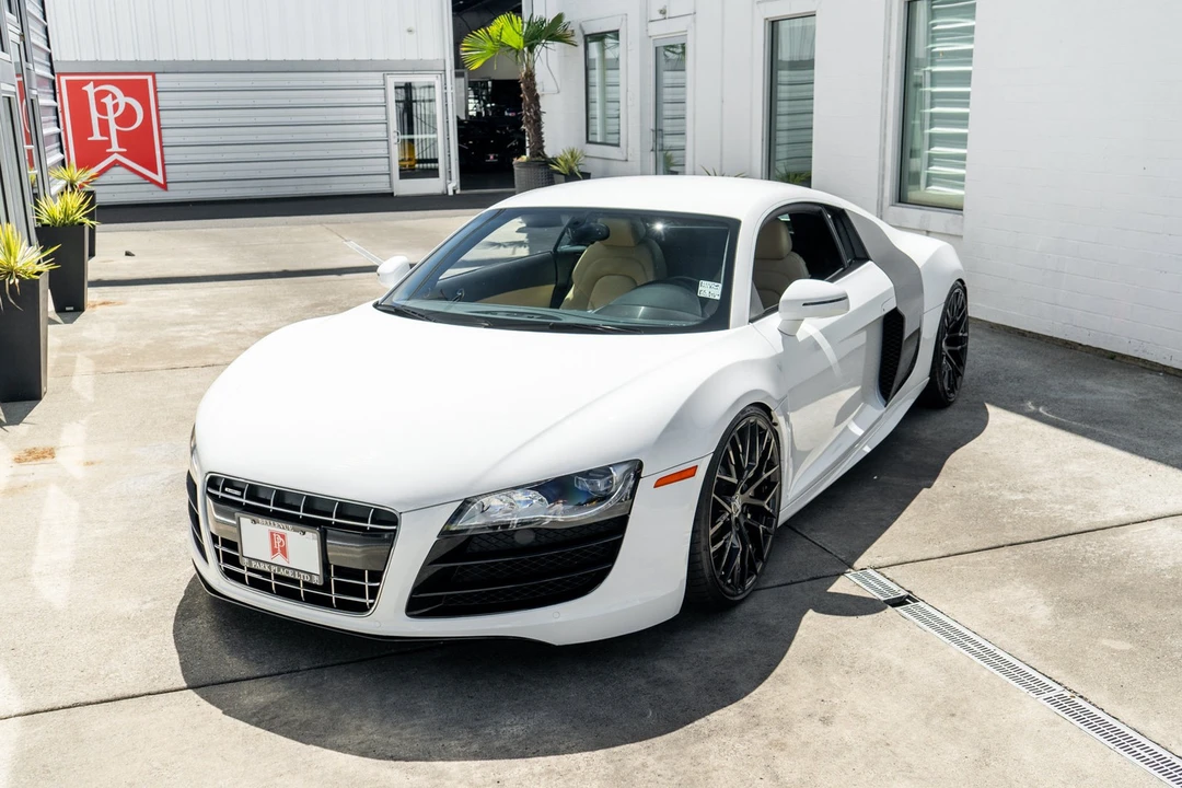 2010 Audi 42 R8 - Image 2 of 31