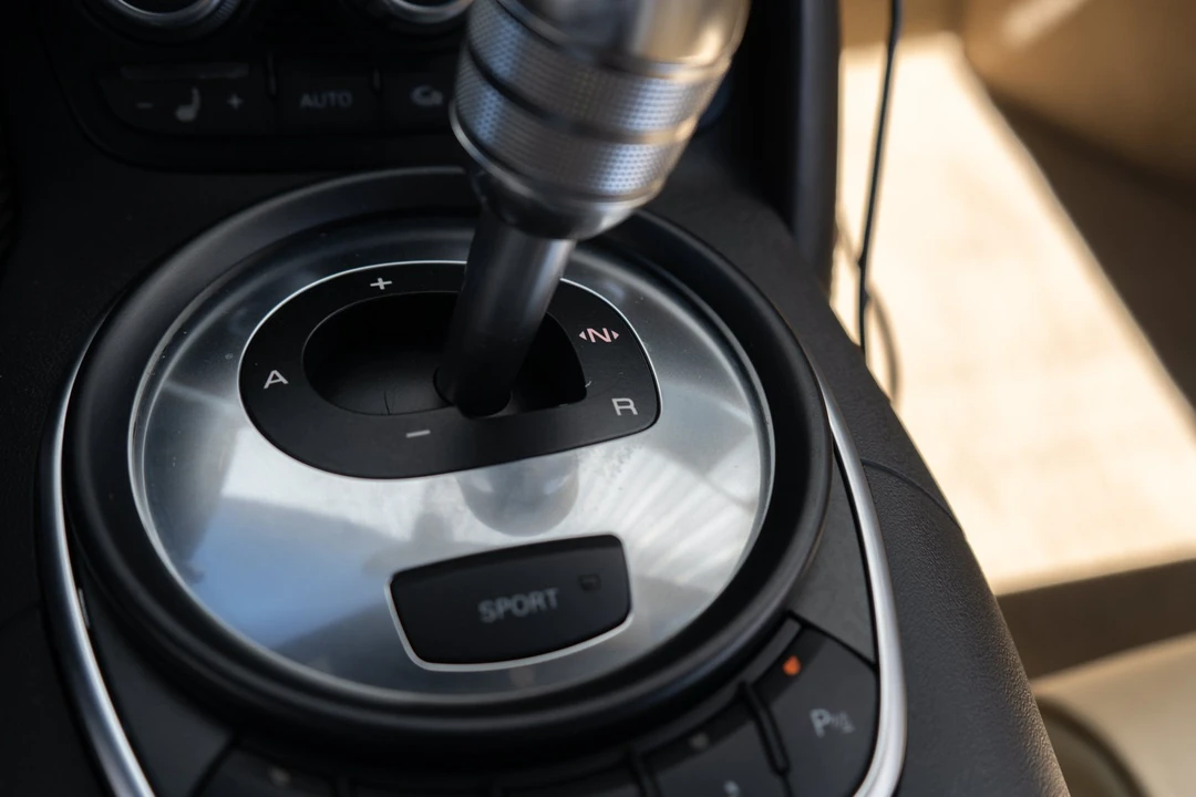 2010 Audi 42 R8 - Image 24 of 31