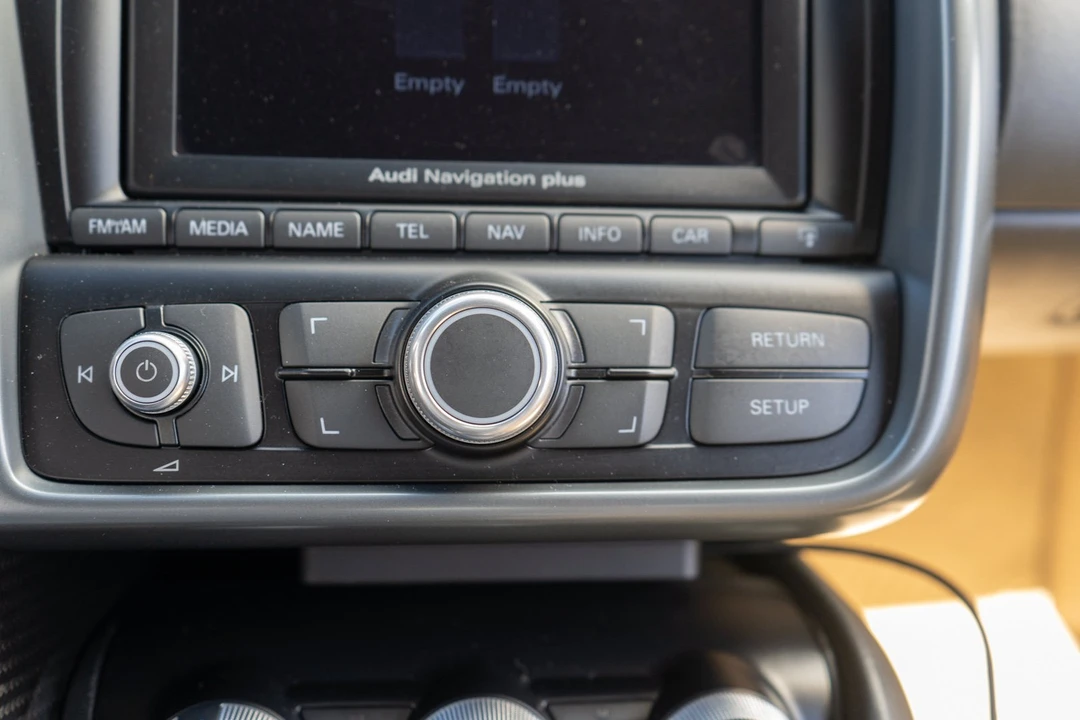 2010 Audi 42 R8 - Image 22 of 31