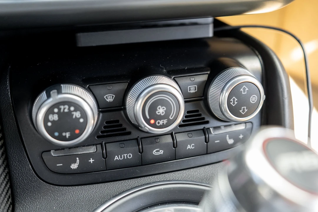 2010 Audi 42 R8 - Image 23 of 31