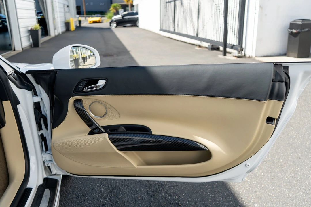 2010 Audi 42 R8 - Image 28 of 31