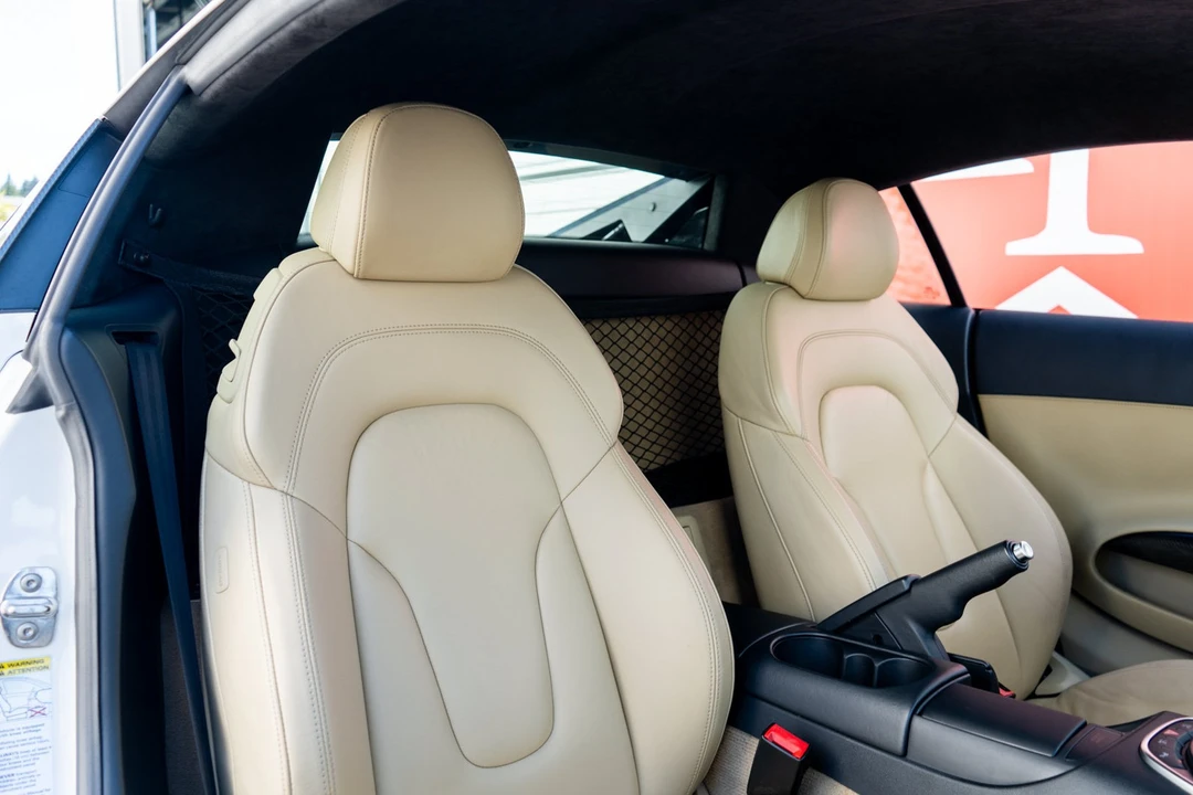 2010 Audi 42 R8 - Image 30 of 31