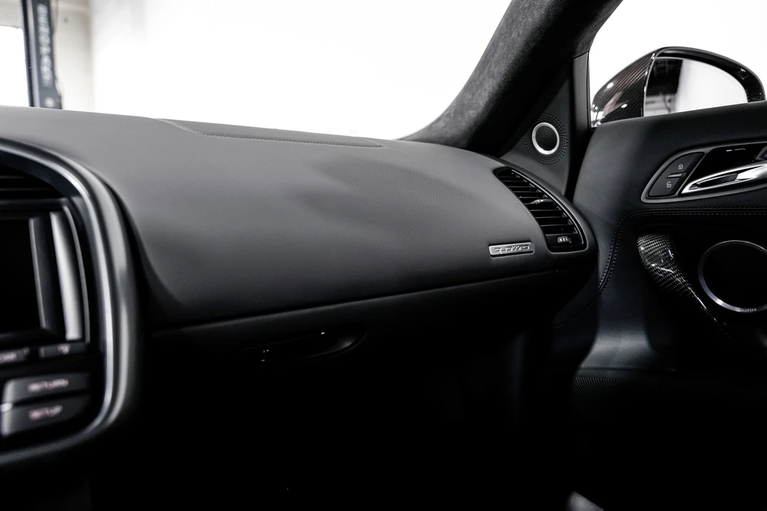 2010 Audi 42 R8 - Image 16 of 21