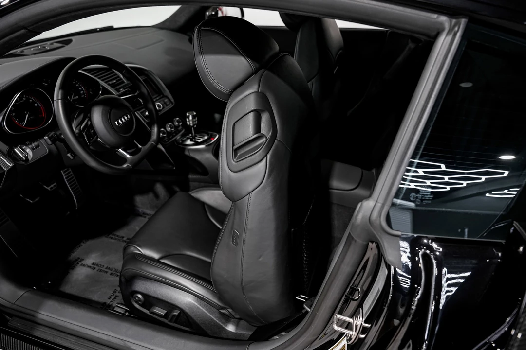 2010 Audi 42 R8 - Image 19 of 21