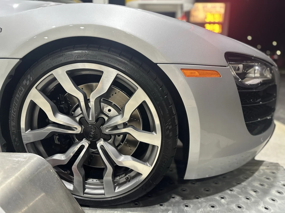 2010 Audi 42 R8 - Image 18 of 22