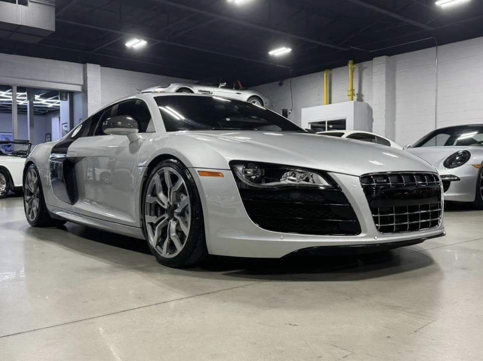 2010 Audi 42 R8 - Image 27 of 31