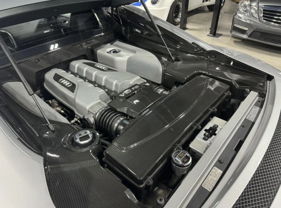 2010 Audi 42 R8 - Image 22 of 31