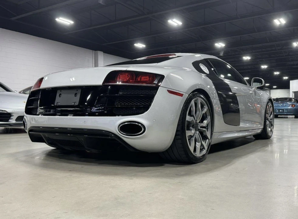 2010 Audi 42 R8 - Image 16 of 31