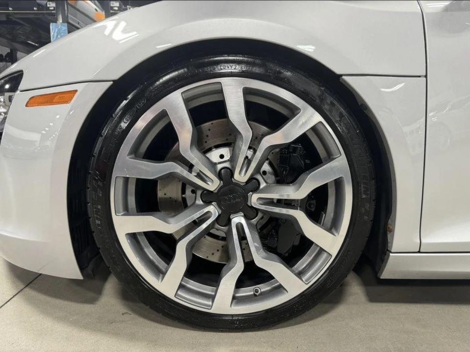 2010 Audi 42 R8 - Image 23 of 31