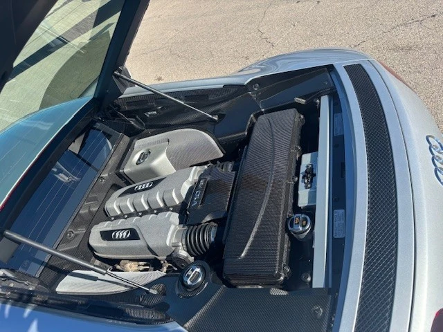 2010 Audi 42 R8 - Image 12 of 13