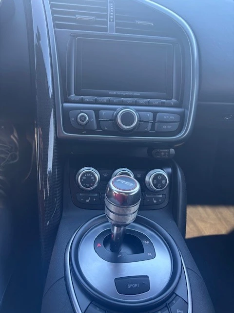 2010 Audi 42 R8 - Image 10 of 13