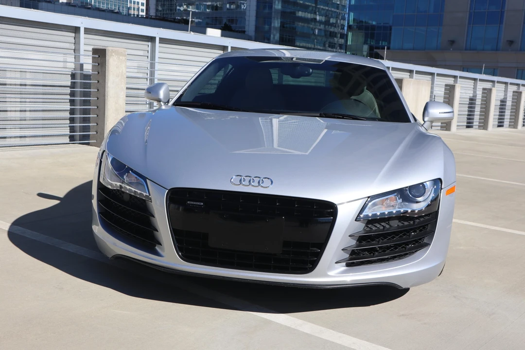 2010 Audi 42 R8 - Image 28 of 31