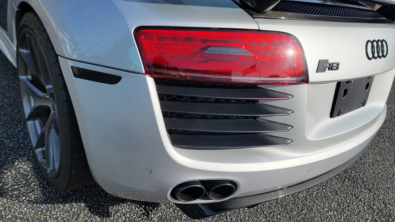 2010 Audi 42 R8 - Image 24 of 31