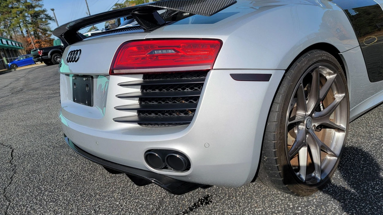 2010 Audi 42 R8 - Image 25 of 31
