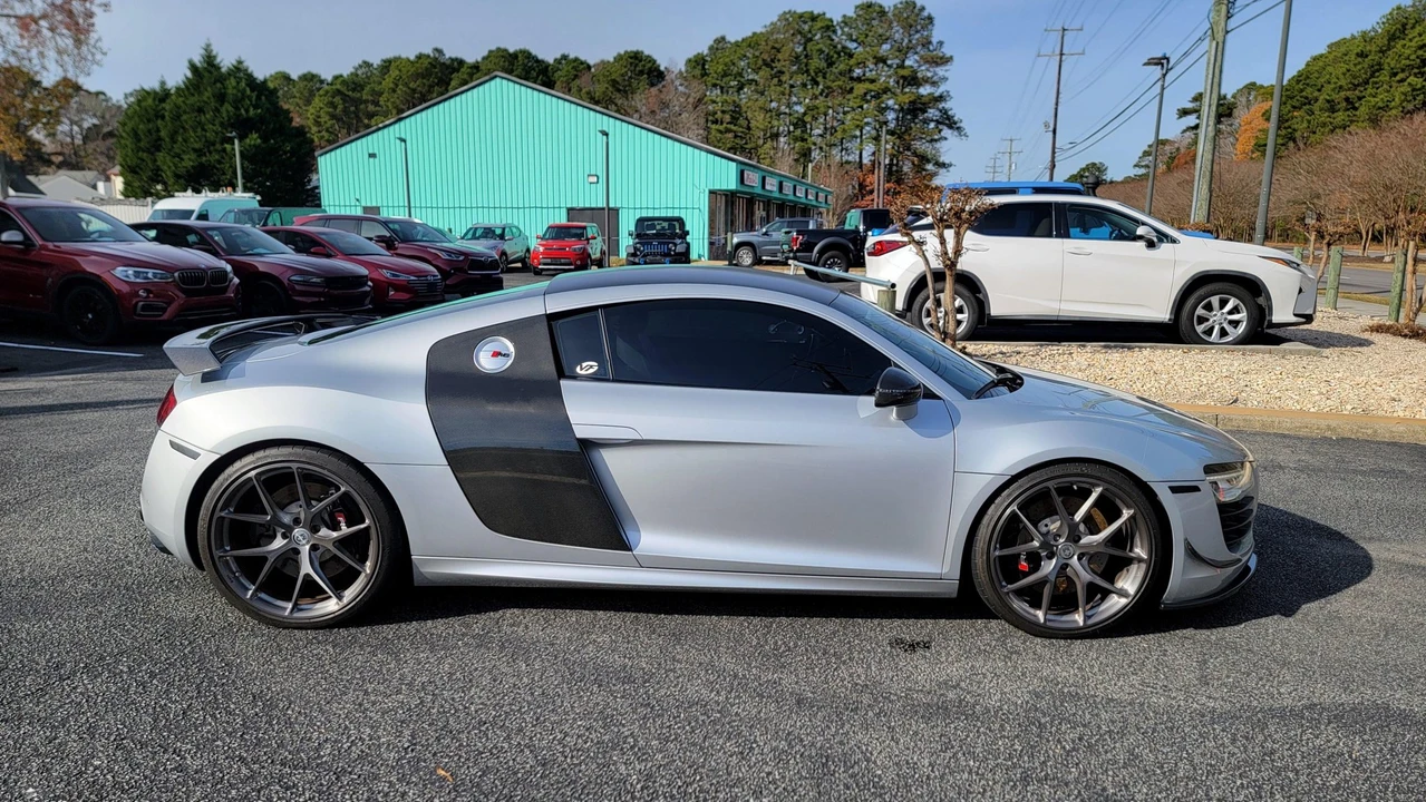 2010 Audi 42 R8 - Image 8 of 31