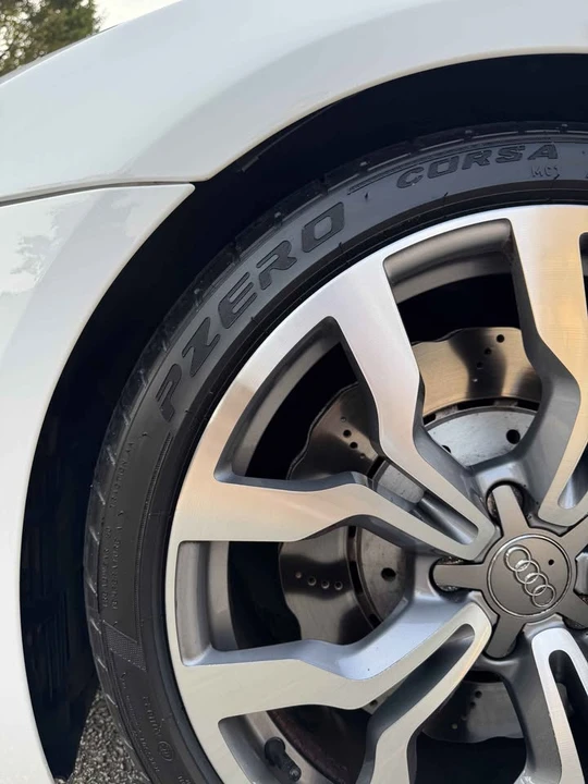 2010 Audi 42 R8 - Image 10 of 20