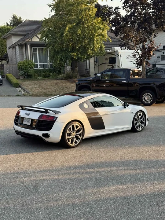 2010 Audi 42 R8 - Image 7 of 20