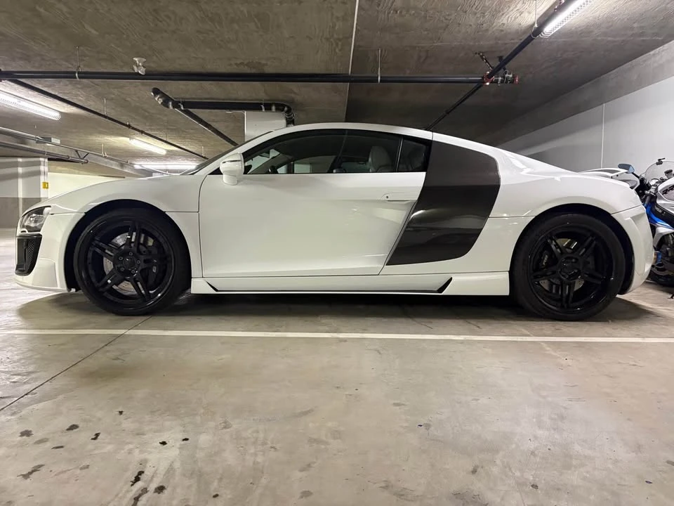 2010 Audi 42 R8 - Image 2 of 19