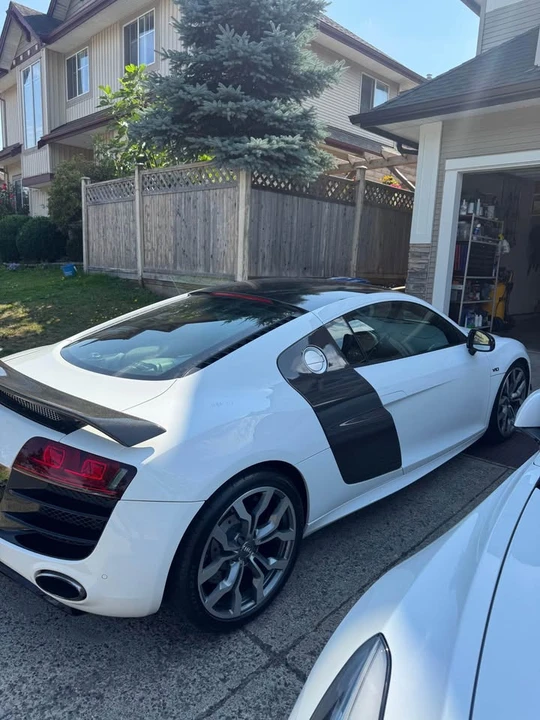 2010 Audi 42 R8 - Image 5 of 9