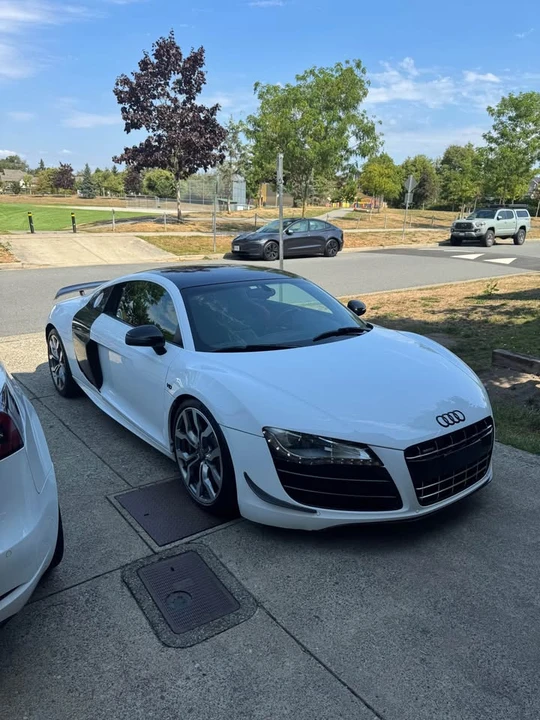 2010 Audi 42 R8 - Image 3 of 9