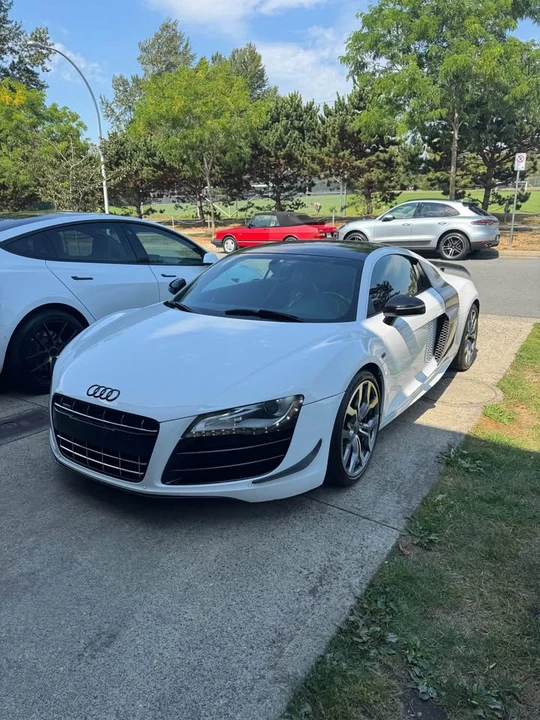 2010 Audi 42 R8 - Image 4 of 9
