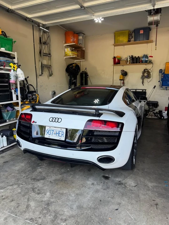 2010 Audi 42 R8 - Image 9 of 9