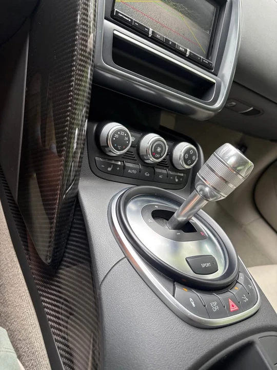 2010 Audi 42 R8 - Image 11 of 19