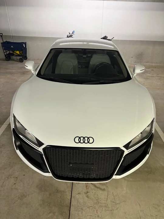 2010 Audi 42 R8 - Image 2 of 19