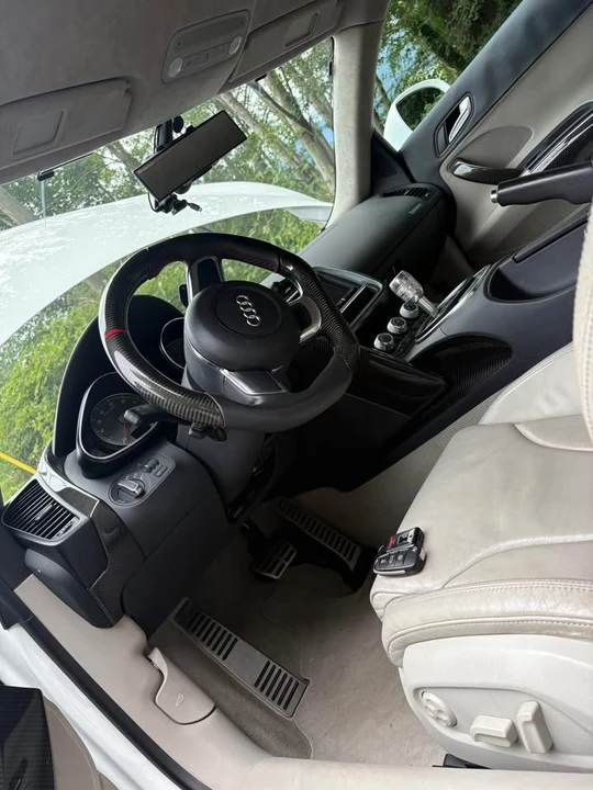 2010 Audi 42 R8 - Image 18 of 19