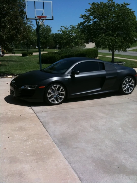 2010 Audi 42 R8 - Image 2 of 4