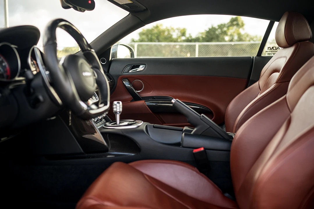 2010 Audi 42 R8 - Image 7 of 10