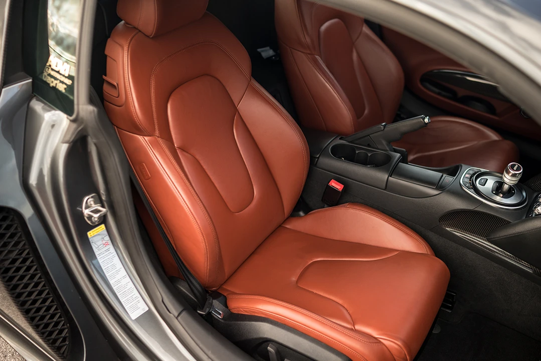 2010 Audi 42 R8 - Image 8 of 10